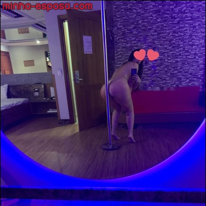 Minha branquinha casada mostrando o corpo