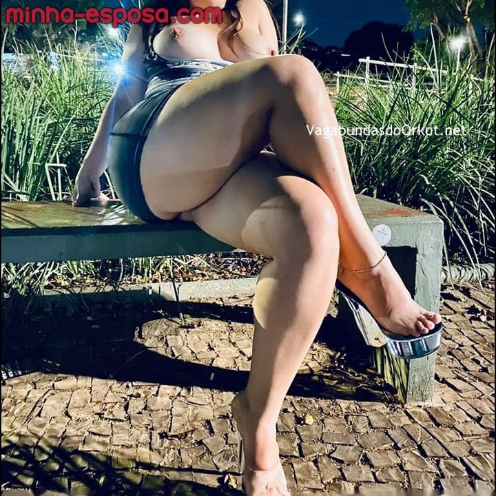 Minha esposa sem calcinha em público