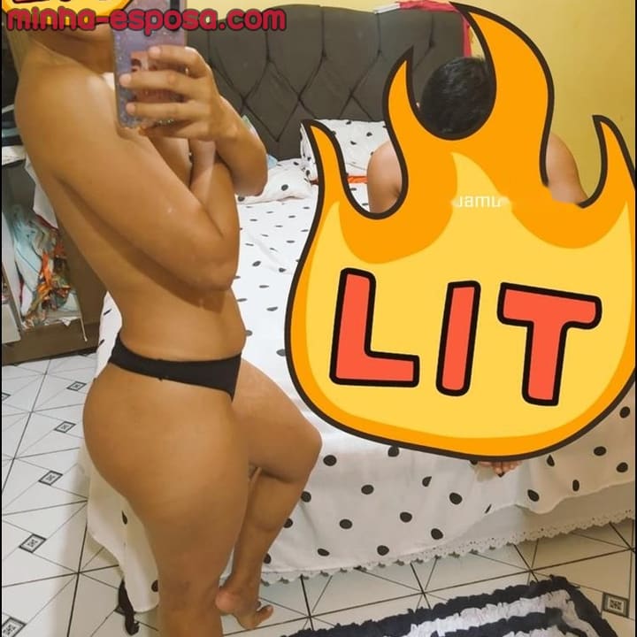 Minha bucetinha mamando rola