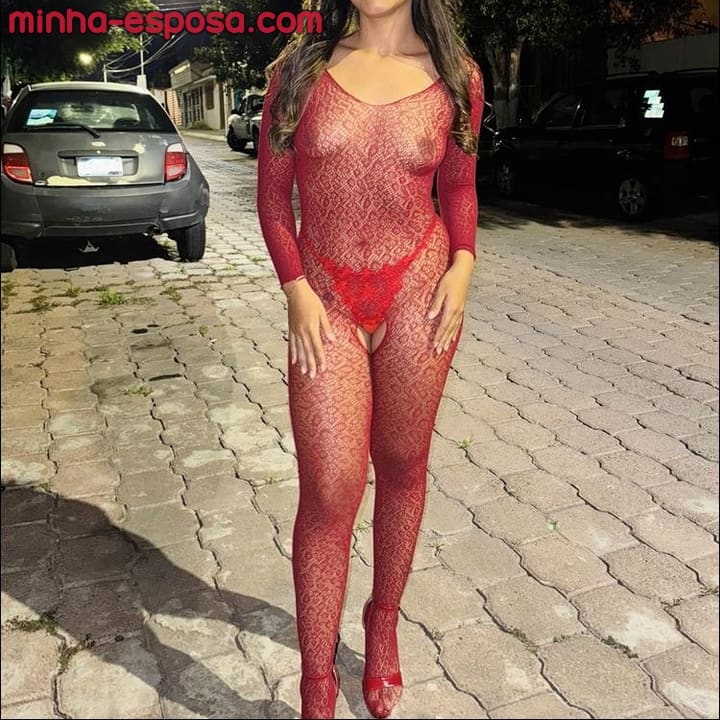 Hotwife com a cara toda gozada pelo comedor