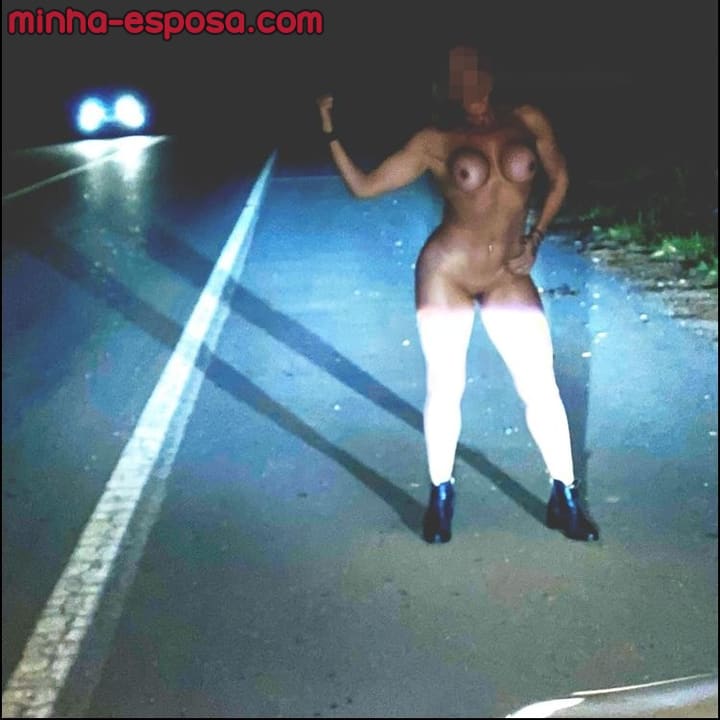 Minha esposa exibicionista mostrando a bucetinha